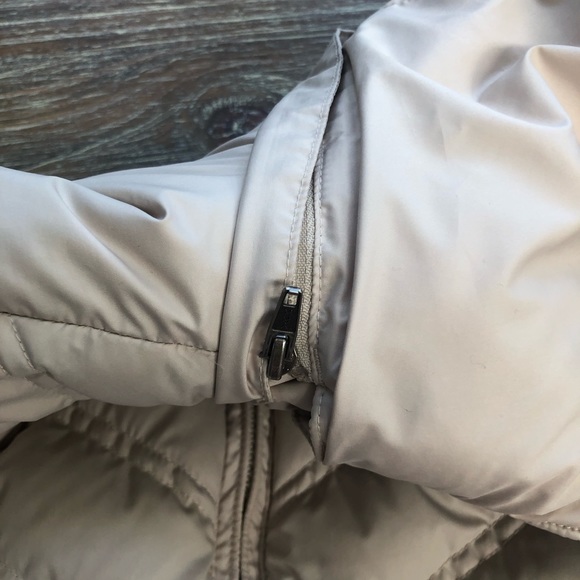 WOMENS PATAGONIA DOWN PUFFER HOODED PARKA, SIZE XS - Picture 9 of 14